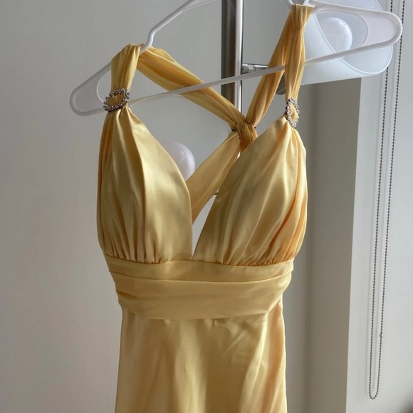 Prom dress - Picture 2 of 7